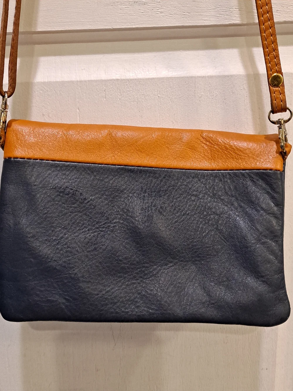 Vera Pelle compact foldover